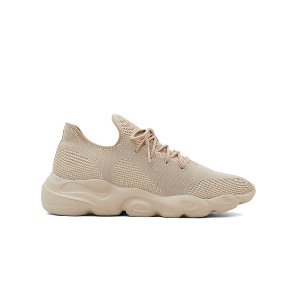 BNIB men’s sneakers - Picture 1 of 6